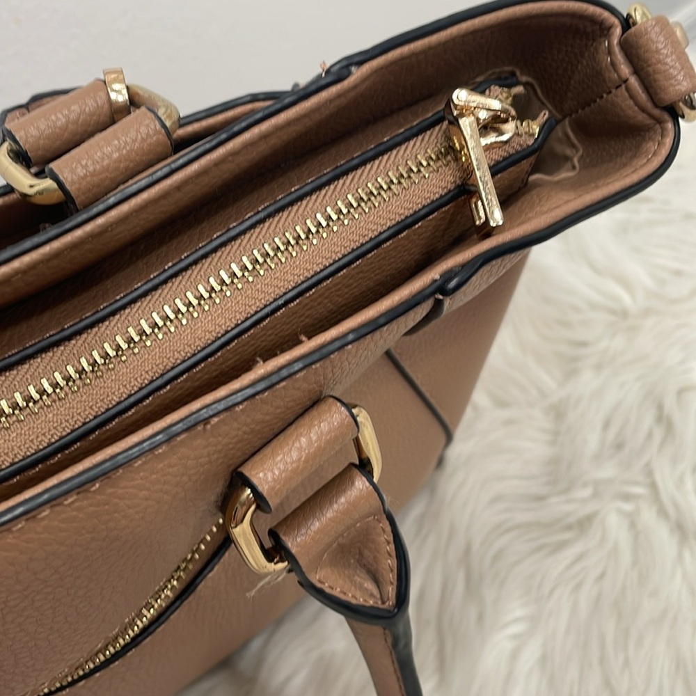 G.H BASS & CO Bag - Picture 8 of 14